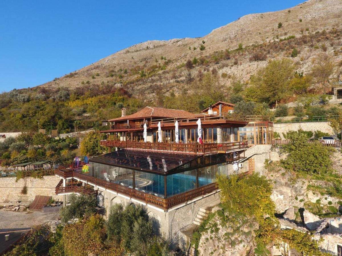 Wooden House Hotel Shkoder Exterior photo
